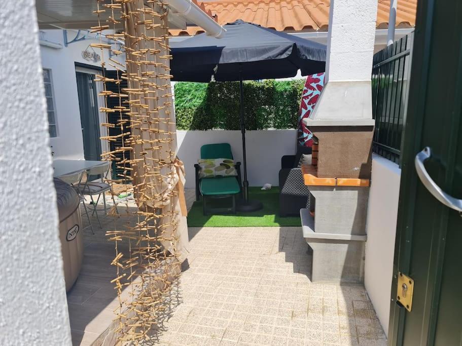 "Linda'S Guest House" Beach House With Private Patio & Hot Tub, 3 Min From The Beach Costa da Caparica Exterior foto